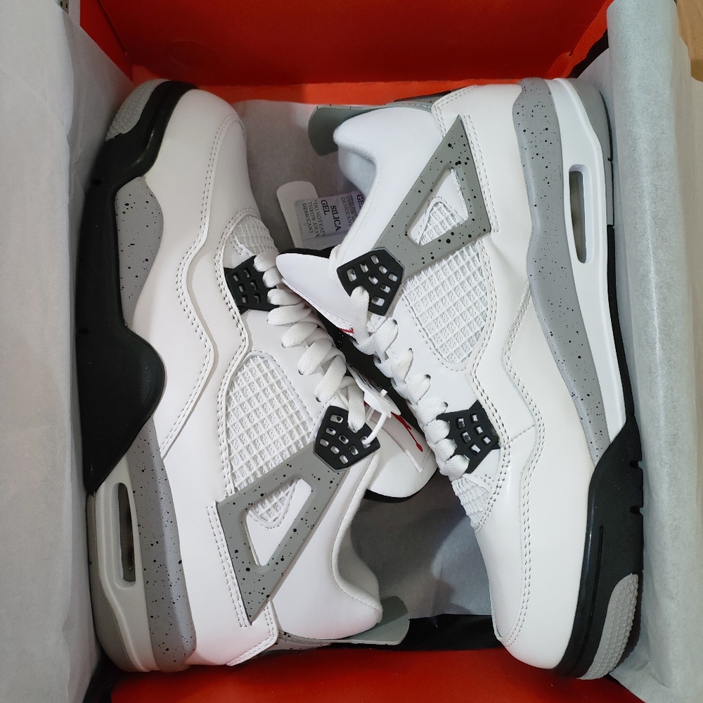 Air Jordan Retro 4 "Military Black"